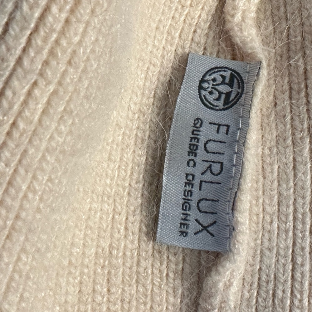 FURLUX Quebec: Wool+Cashmere Rhinestone Beanie - Picture 3 of 3